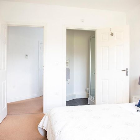 Superb Apartment In Stratford Upon Avon With Free Parking & Wi-Fi Quarto foto